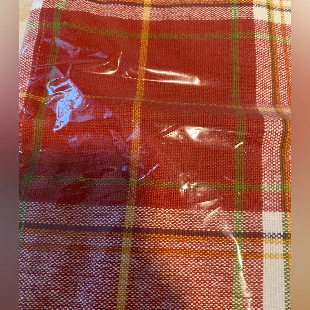 Pier 1 imports, NWT placemats, plaid fall colors, 100% cotton
